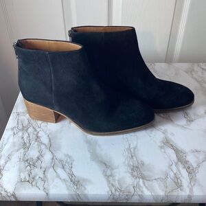 Seychelles Floodplain Suede  Bootie Black Size 8.5  Ankle Boots 2” heel